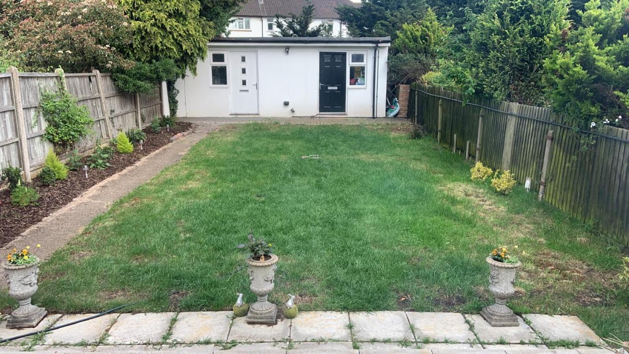 Beautiful Self Contained Studio Apartment London Ngoại thất bức ảnh