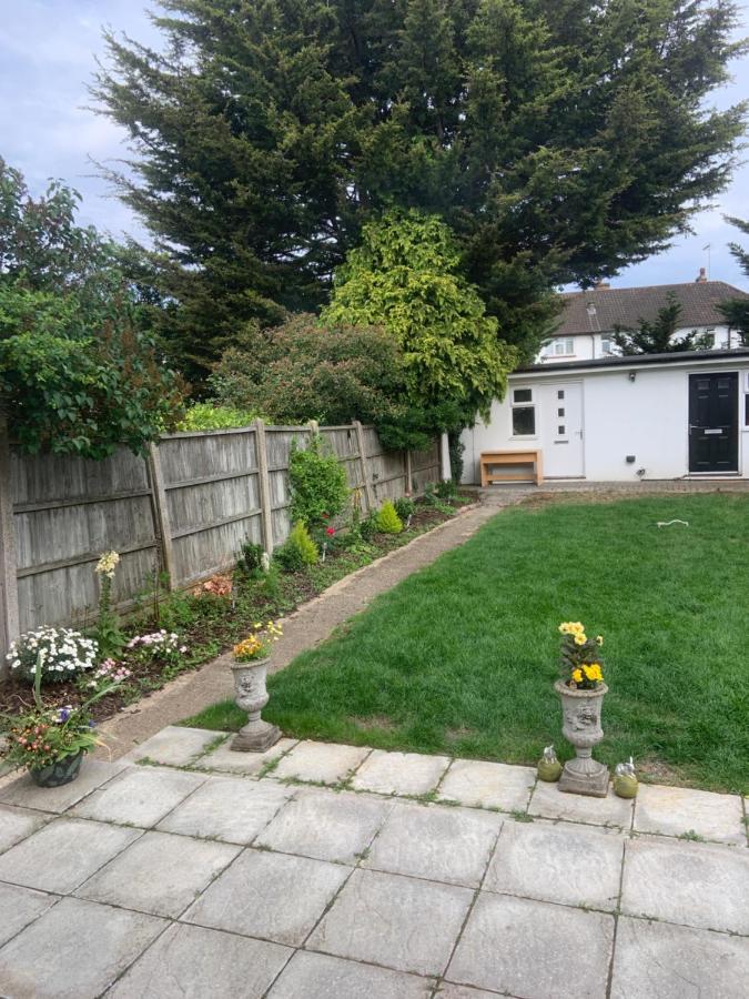 Beautiful Self Contained Studio Apartment London Ngoại thất bức ảnh